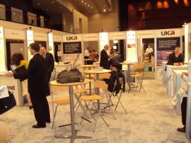 RENTAL Exhibit -- 20' x 30' Island with Internal Workstations (shown with graphics) -- Image 7